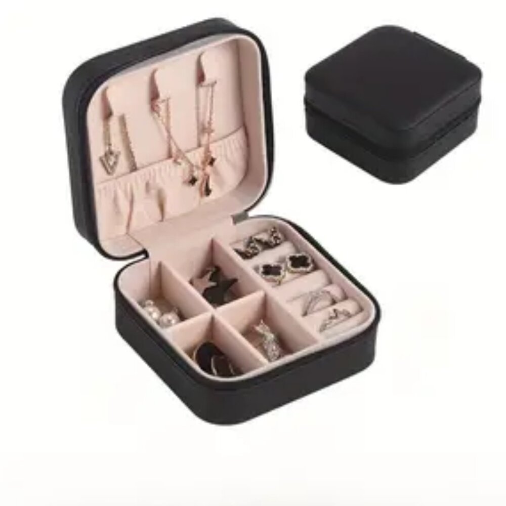 1pc.  Compact - Portable Travel Jewelry Organizer - Black